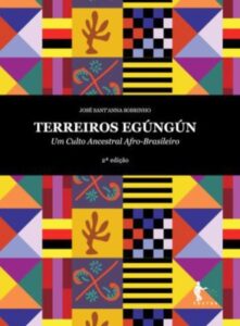 Capa do livro Terreiros Egúngún: um culto ancestral afro-brasileiro, de José Santanna Sobrinho